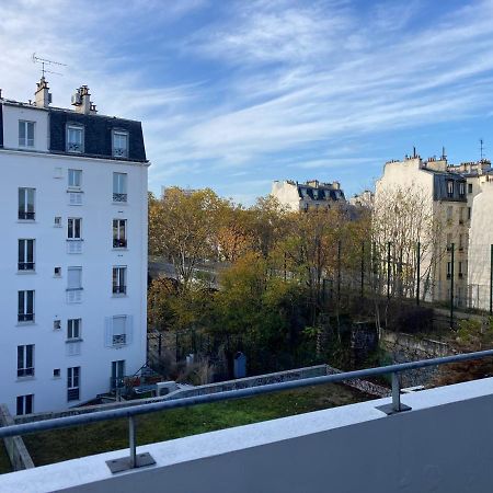 Entire Apartment With Terrace Paris Exterior foto