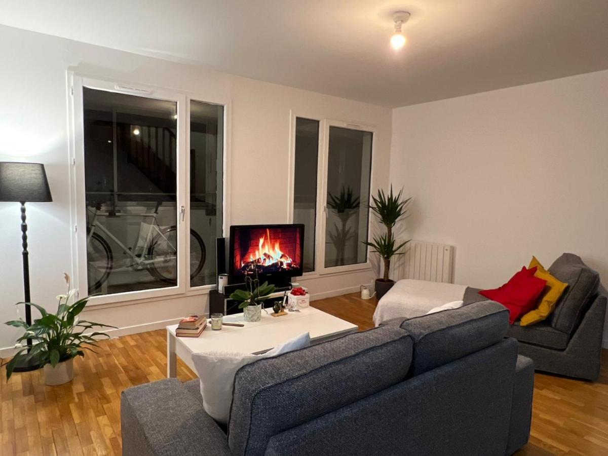 Entire Apartment With Terrace Paris Exterior foto