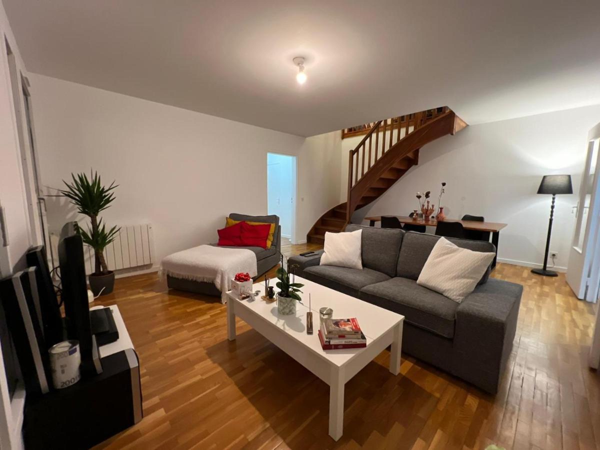 Entire Apartment With Terrace Paris Exterior foto
